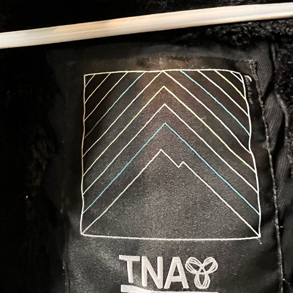 TNA Vail - Picture 3 of 7